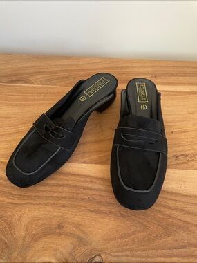 7.5.   Black Suede Look Backless Loafers Mule